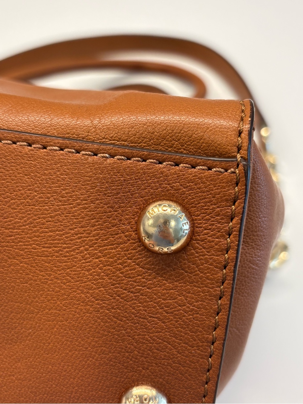 Michael Kors Hamilton Brown Leather Satchel Handbag with Gold Hardware - Picture 10 of 11